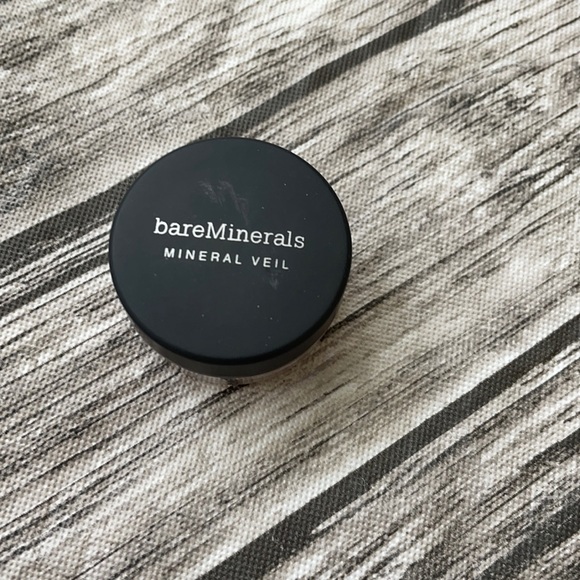 New. Original mineral veil by bare minerals
